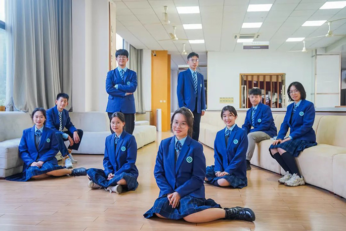 杭师大附中国际部学生合影