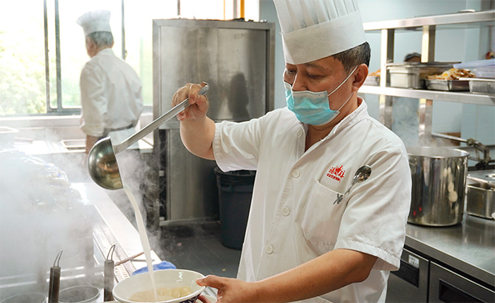3 光华剑桥就读体验如何  食堂篇14.jpg
