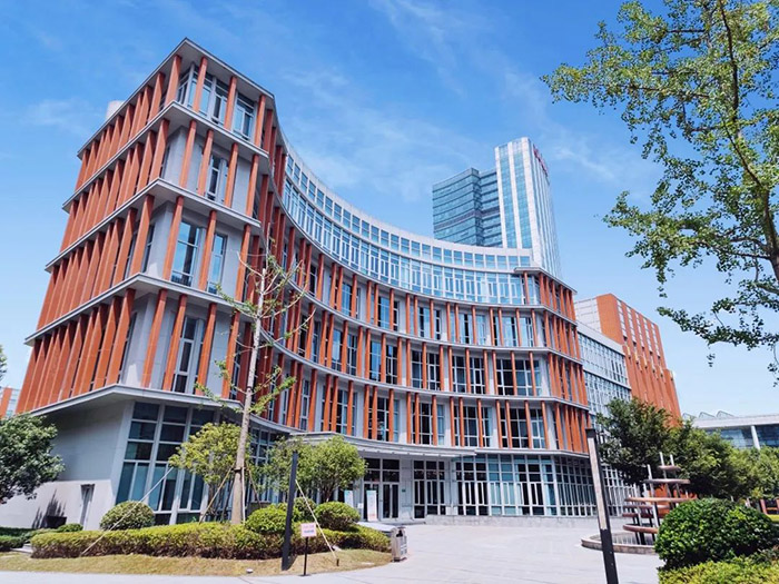 2 华二紫竹学院2023年春季招生简章发布18.jpg