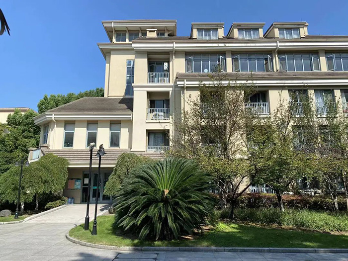 8 绿城教育常春藤国际高中学校简介2.jpg