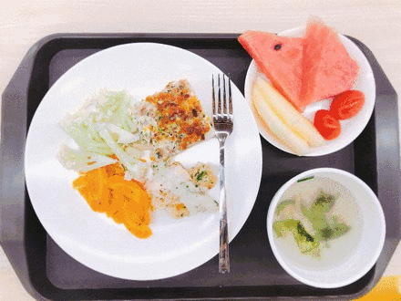 2 杭州国际学校食堂环境解密，哪所最好？4.jpg