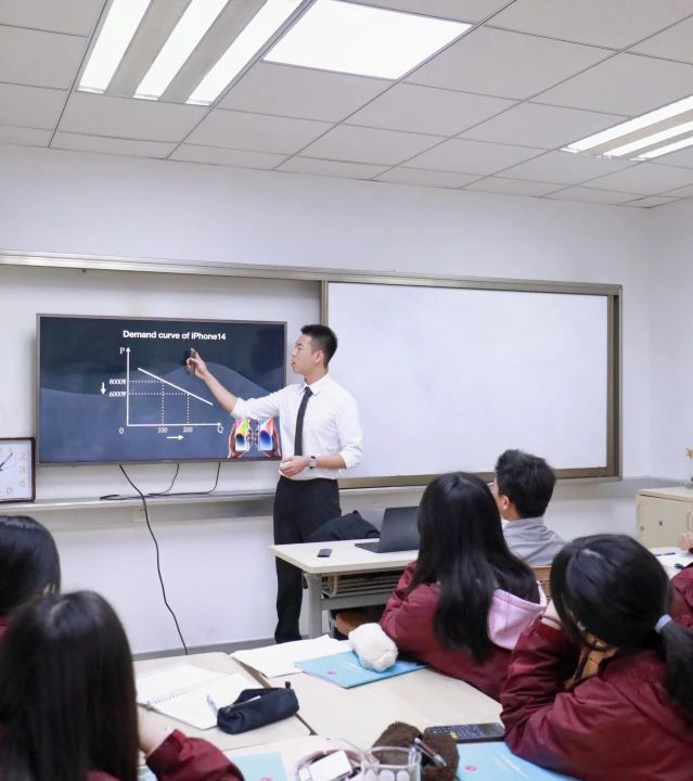 1 上海美达菲双语高级中学招生及学费情况6.jpg