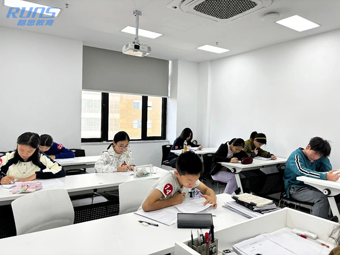 5 杭外剑高2025年招生宣讲会&全真入学模考圆满结束5.jpg