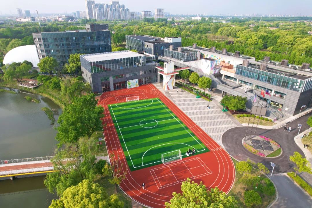 1733296783161606.jpg 2 上海林国荣学校怎么样_学校简介2.jpg