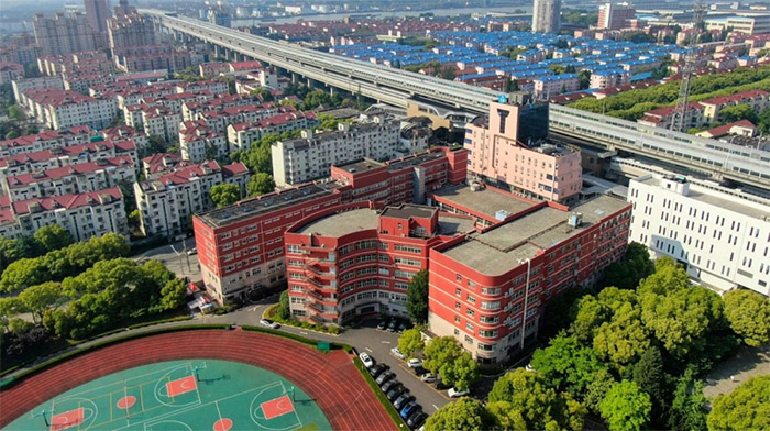 1733974189776765.jpg 1 上海文绮汇点学校2025年招生考试_开放日1.jpg