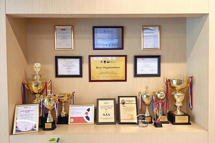 1758867873147233.jpg 2 上海耀华古北2026年春季班招生简章发布11.jpg