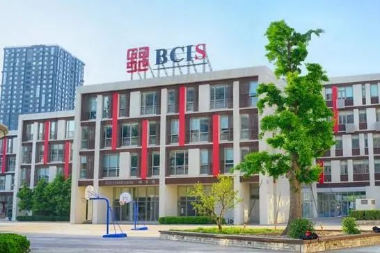 读国际学校一年学费多少钱?