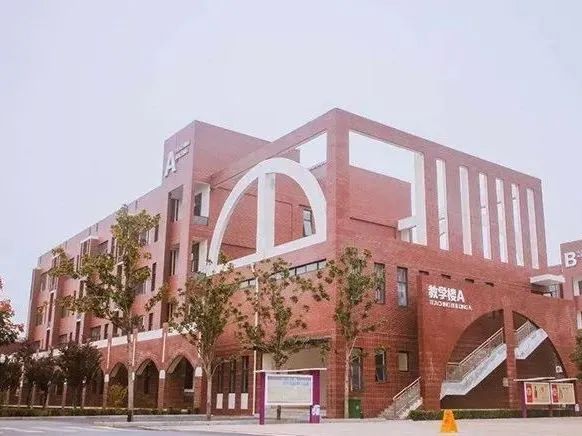 读国际学校一年学费多少钱?